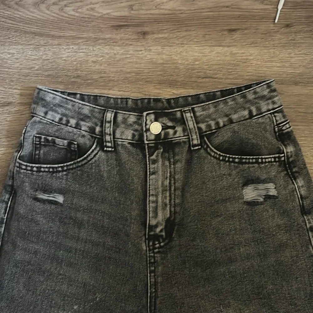 SHEIN high waisted mom jeans - Picture 2 of 4